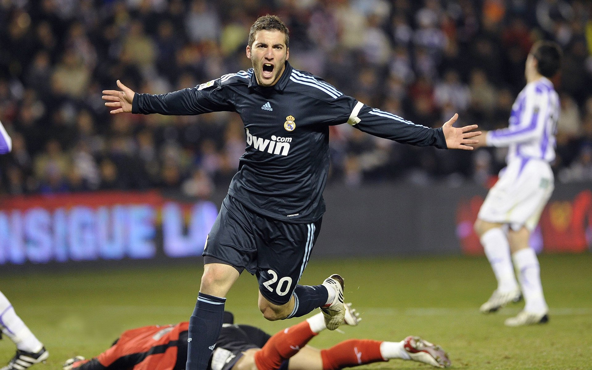 巴黎圣日耳曼继续领跑法甲，冠军在望