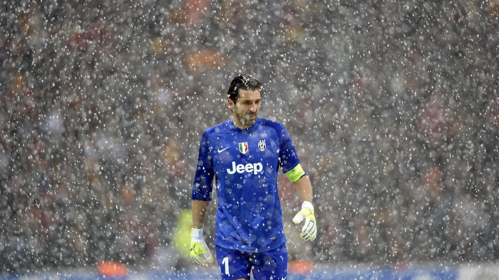 爱游戏娱乐平台-法甲激情澎湃：许多经典瞬间令人热血沸腾，法甲足球